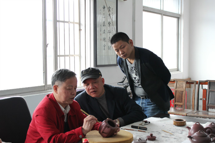 国家级美术大师方国兴,吴仁生现场指导 国家级美术大师方国兴,吴仁生现场指导