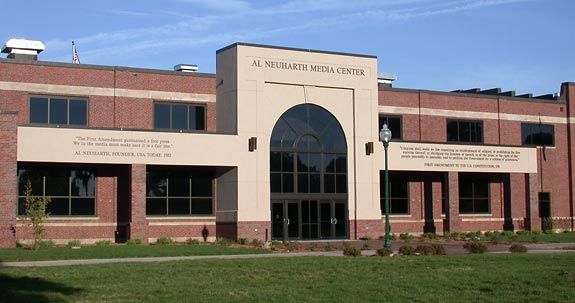 美国南达科他大学(佛米良)