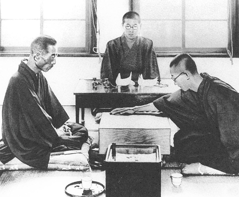 秀哉与吴清源(右一)对弈 秀哉与吴清源(右一)对弈