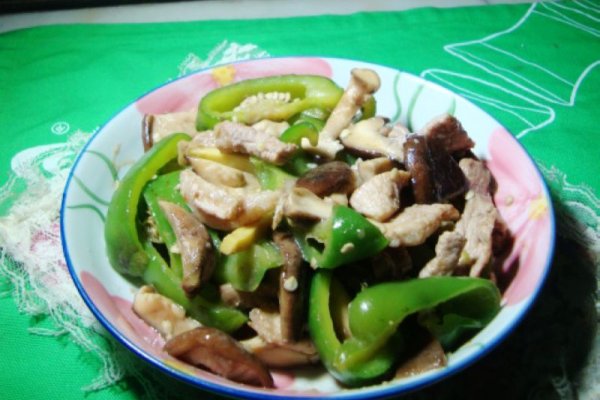 香菇炒青椒肉片