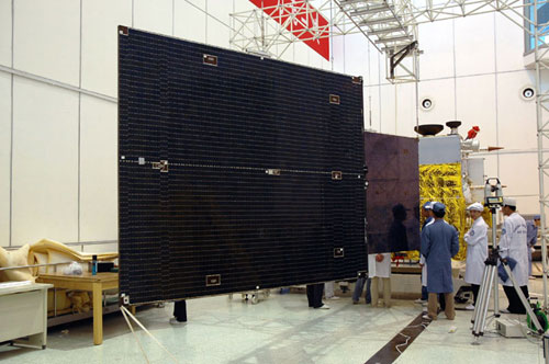 研製中的嫦娥1号月球探测器 研製中的嫦娥1号月球探测器