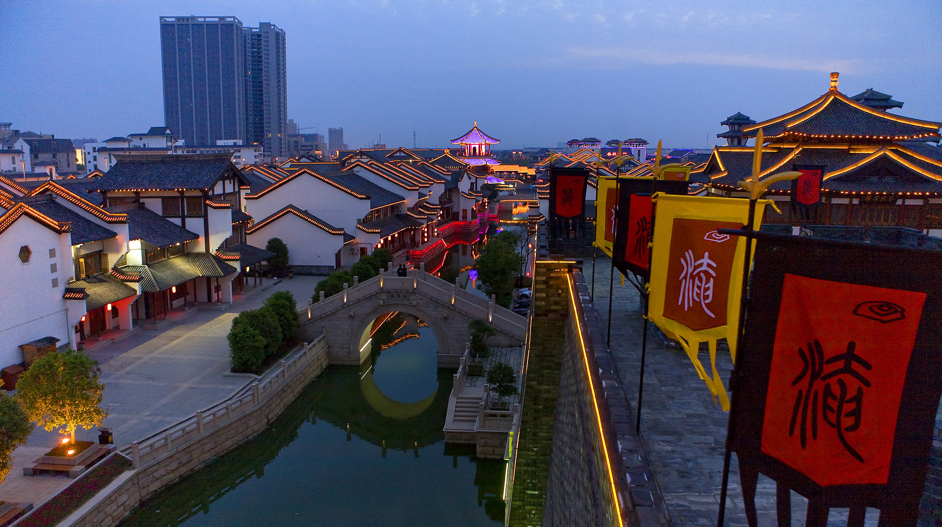 春秋淹城(东周时期城池遗址) 春秋淹城(东周时期城池遗址)