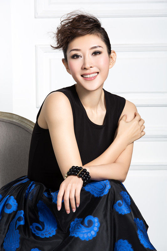 李霞(中国内地女主持人)