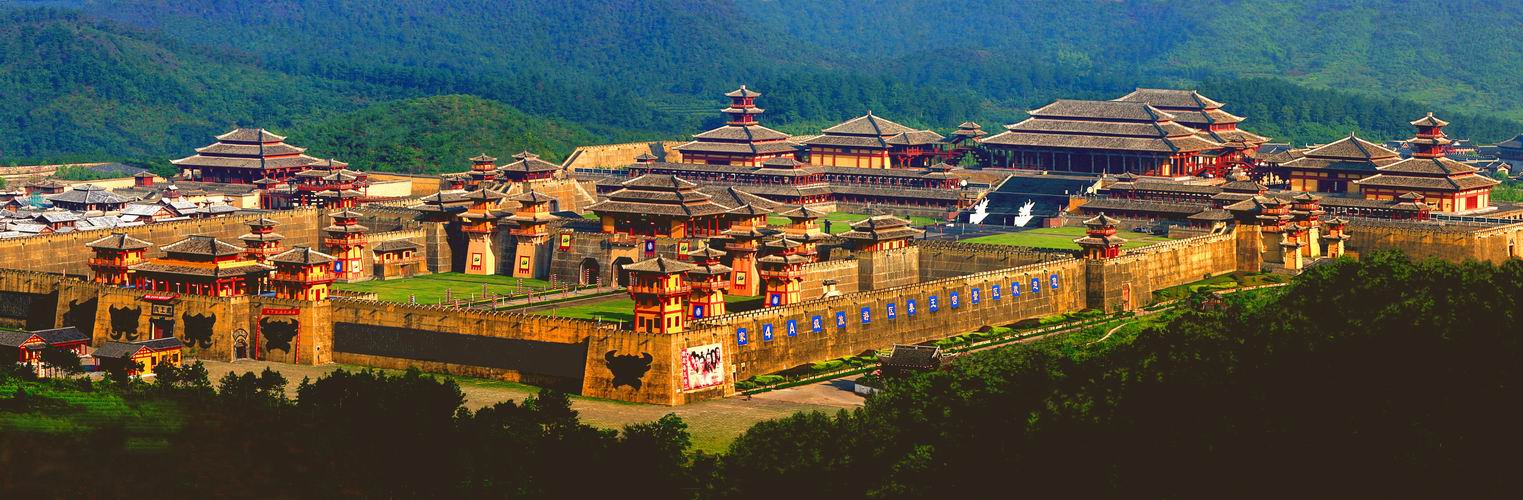 秦阿房宫遗址复原图 秦阿房宫遗址复原图