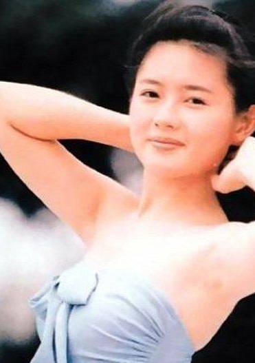 美女殭尸