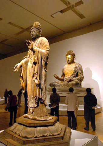 寺内佛像 寺内佛像