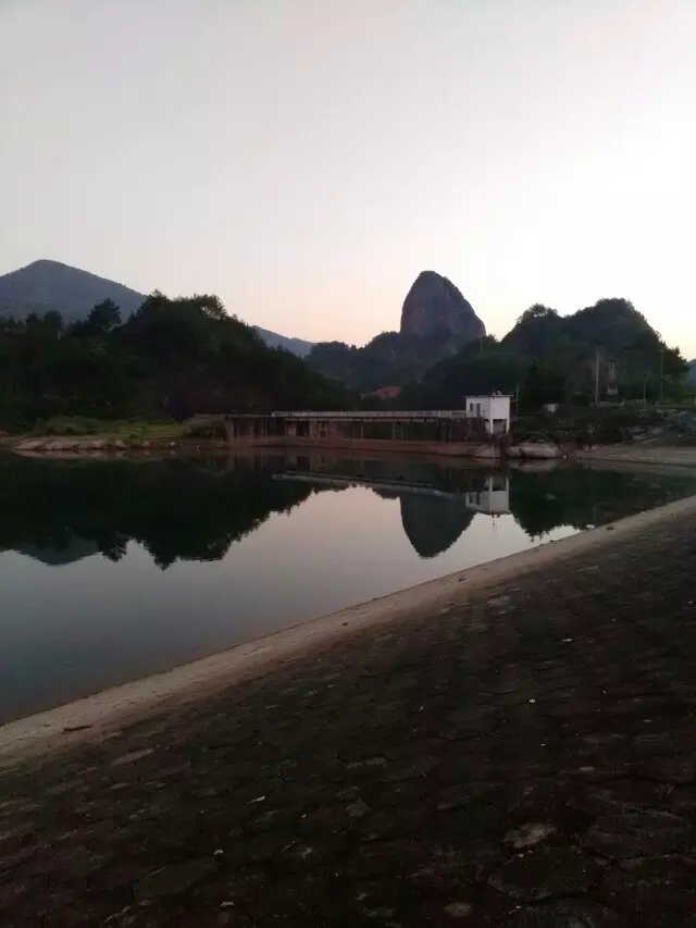 梅江(长江支流赣江河源(或支流)贡水的支流) 梅江(长江支流赣江河源(或支流)贡水的支流)