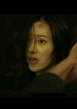 枕边有张脸
