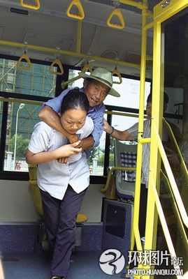 最美公交女司机 最美公交女司机
