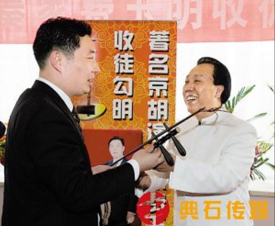 费玉明