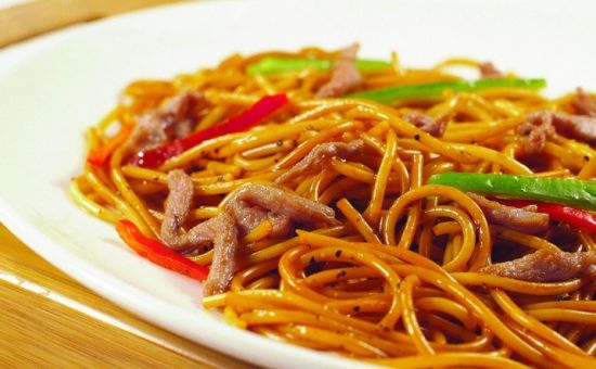 黑椒牛柳炒意面 黑椒牛柳炒意面