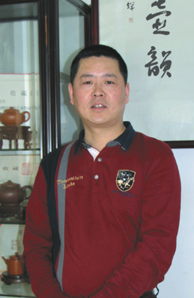 陈国宏(江苏省陶瓷艺术名人、高级工艺美术师)