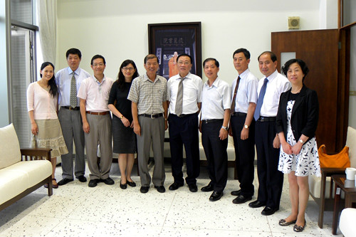 台湾佛光大学校长杨朝祥会见该校参访团 台湾佛光大学校长杨朝祥会见该校参访团