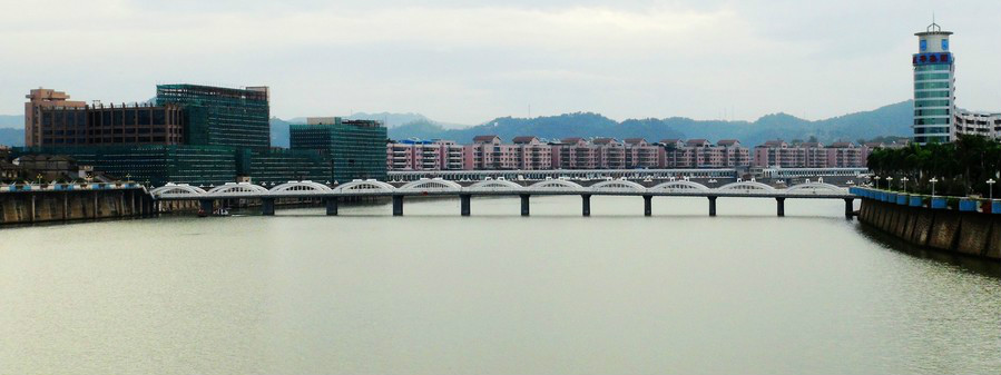 梅江广东省梅州市梅江区段(梅江古桥下) 梅江广东省梅州市梅江区段(梅江古桥下)