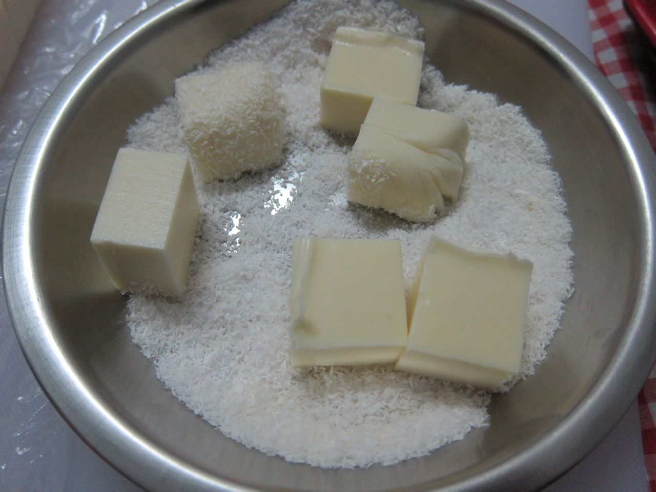 鲜奶雪花凉糕