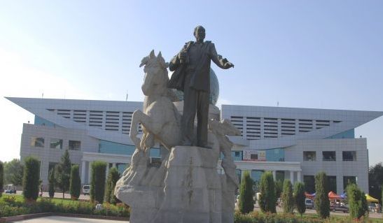 石河子王震将军塑像 石河子王震将军塑像