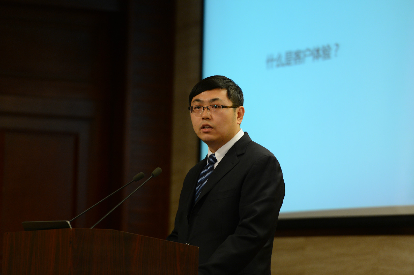 康宁(山寨发布会成员自媒体人)