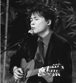 洪荣宏在演唱 洪荣宏在演唱
