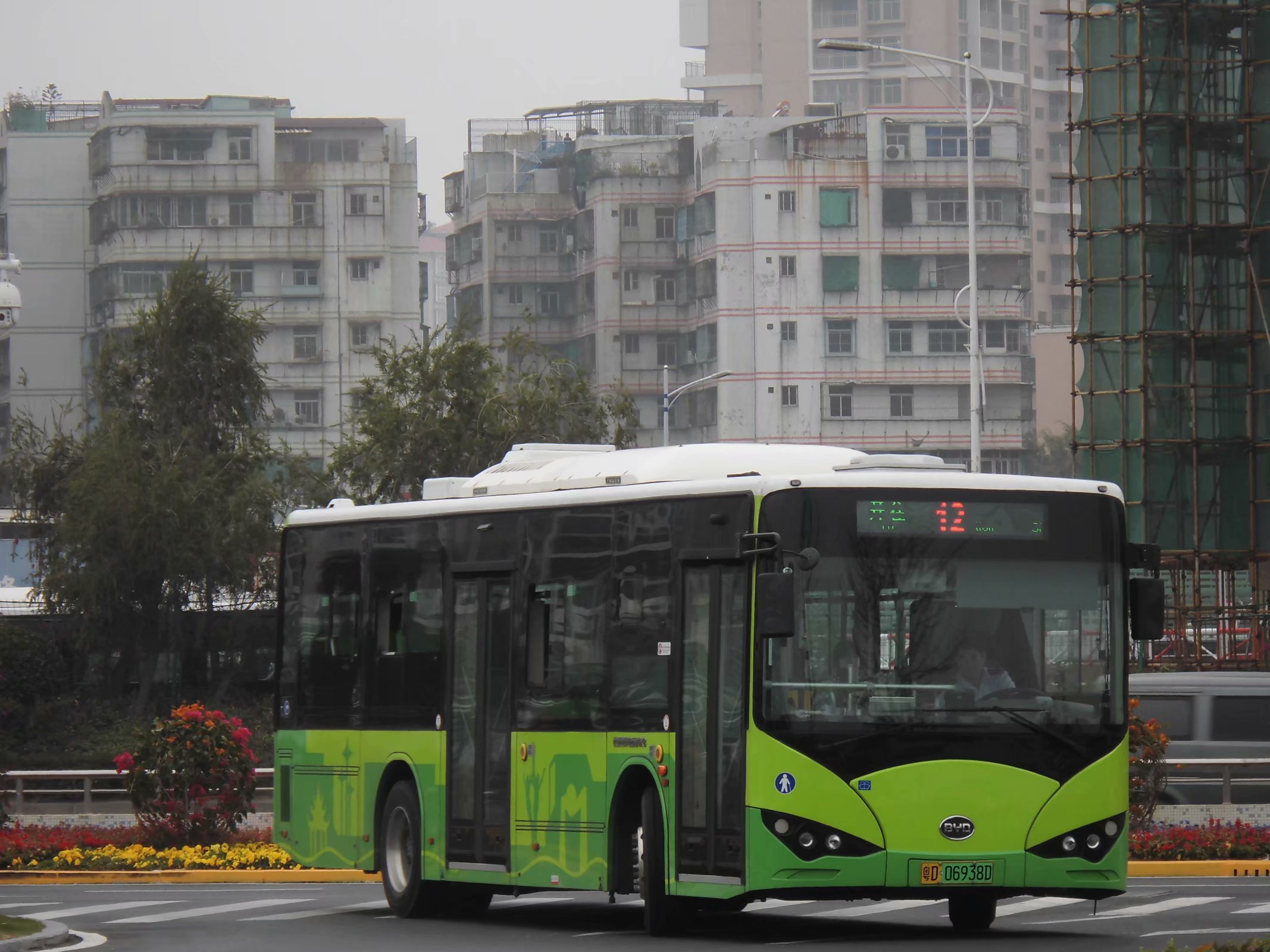 12路现用车 BYD6100LGEV10 12路现用车 BYD6100LGEV10
