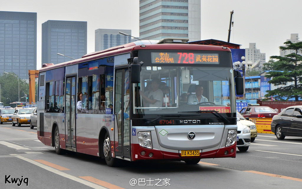 北京公交728路 BJ6123C7BTD 北京公交728路 BJ6123C7BTD