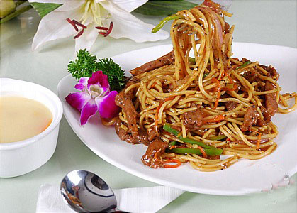 黑椒牛柳炒意面 黑椒牛柳炒意面