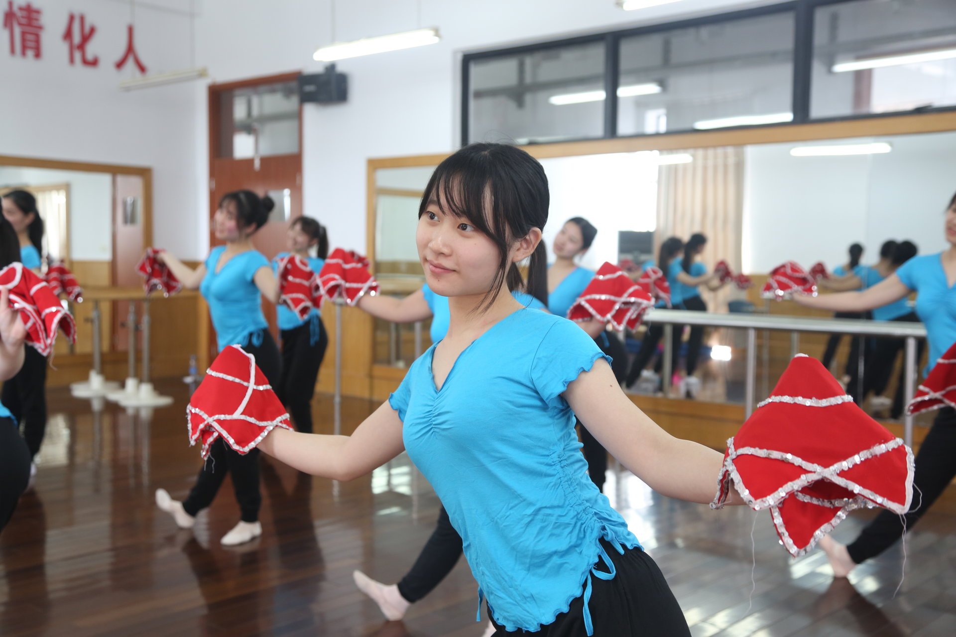 上海市群益职业技术学校 上海市群益职业技术学校