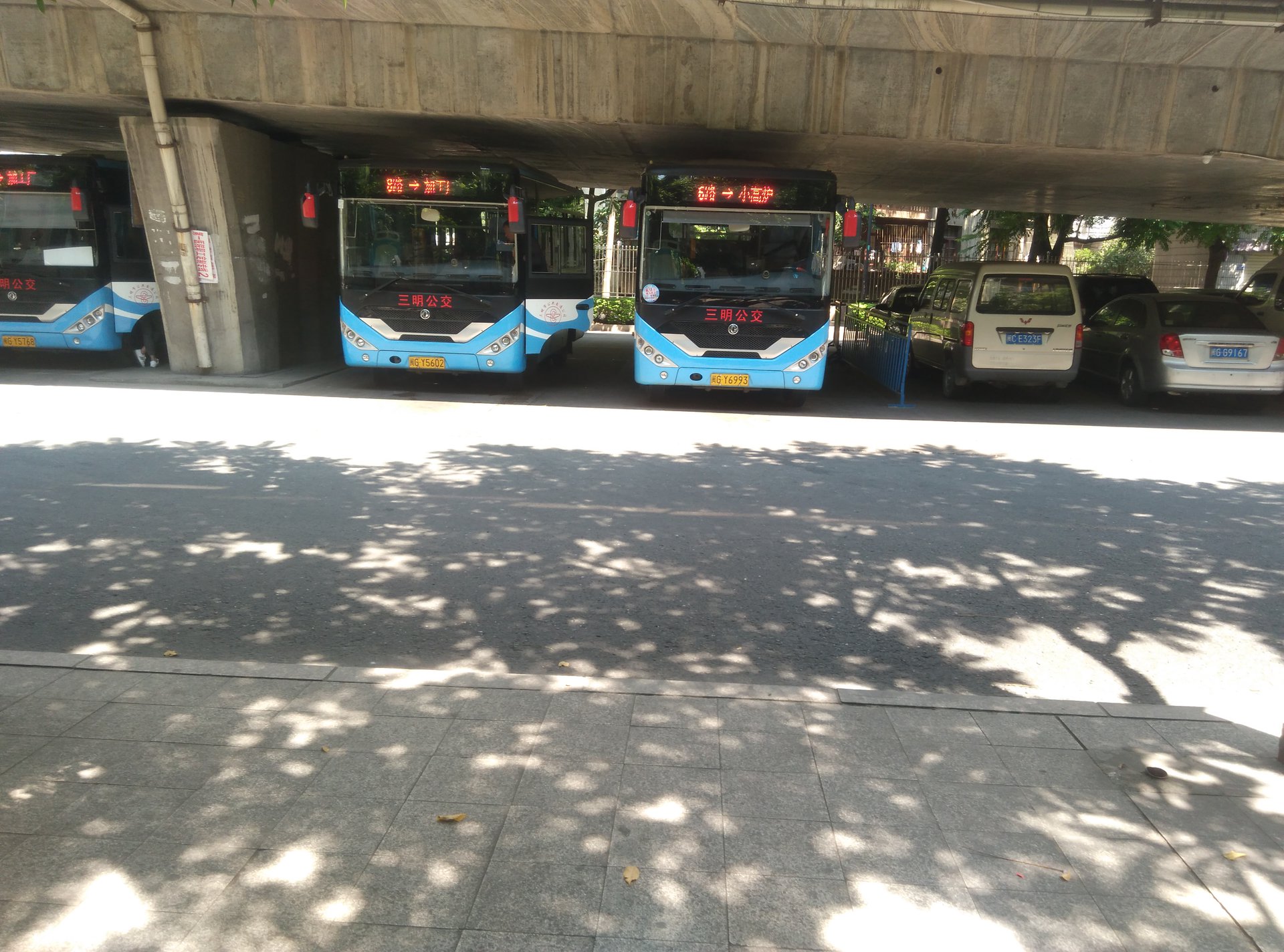 8路 8路