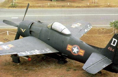 南越空军第 1 战斗机中队退役的 F8F-1B 南越空军第 1 战斗机中队退役的 F8F-1B