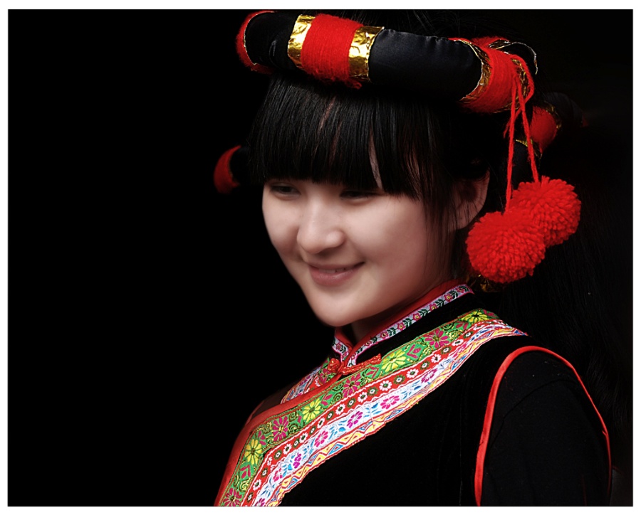 中国少数民族服装 中国少数民族服装