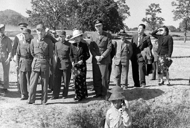 1943年,蒋介石夫妇至印度视察中国远征军 1943年,蒋介石夫妇至印度视察中国远征军