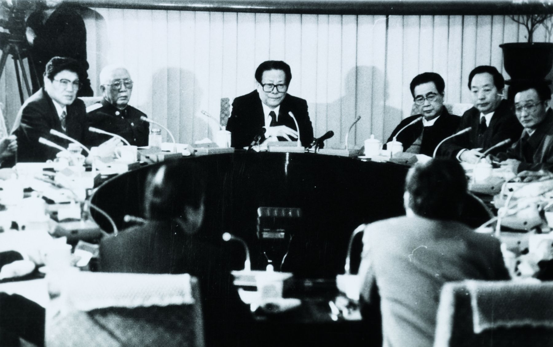 王家福研究员给中央政治局授课 王家福研究员给中央政治局授课