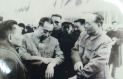周恩来总理戴上海牌手錶 周恩来总理戴上海牌手錶