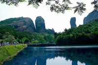 丹霞地貌(龟峰) 丹霞地貌(龟峰)
