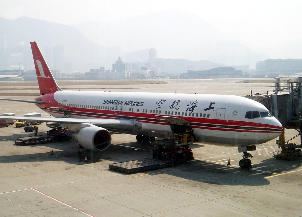 上海航空波音767-300客机 上海航空波音767-300客机