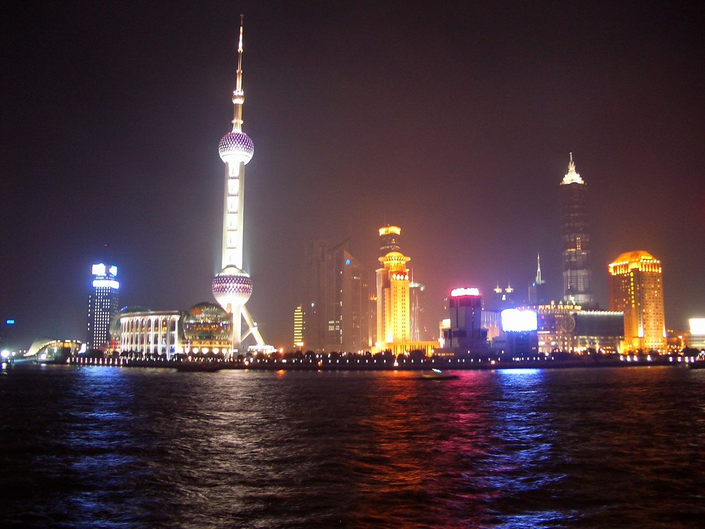 世博演艺中心夜景 世博演艺中心夜景