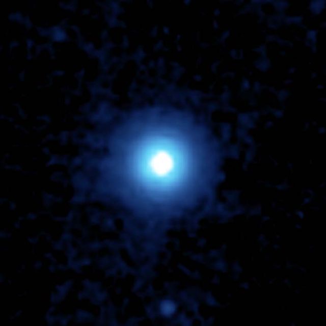 织女星周围岩屑盘的中红外线影像。 织女星周围岩屑盘的中红外线影像。