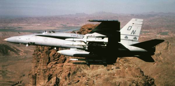 海军陆战队 F/A-18“大黄蜂”式战斗机 海军陆战队 F/A-18“大黄蜂”式战斗机
