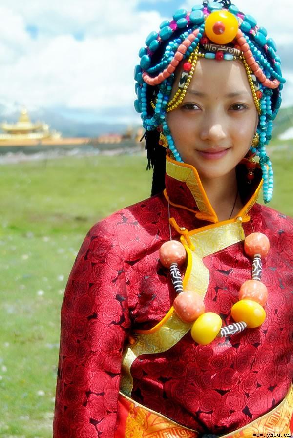 中国少数民族服装 中国少数民族服装