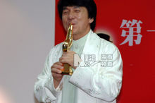 第一个香港男演员-成龙 第一个香港男演员-成龙