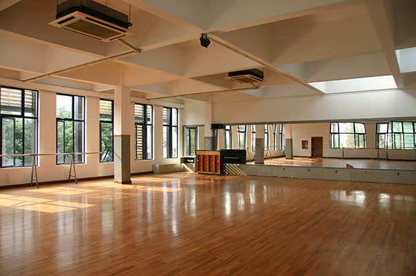 上海戏剧学院教室内景 上海戏剧学院教室内景