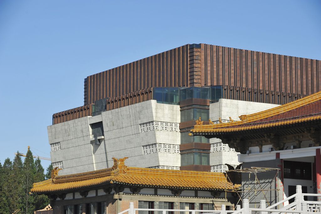 南京博物院大殿与特展馆建筑一角 南京博物院大殿与特展馆建筑一角