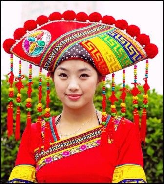 中国少数民族服装 中国少数民族服装
