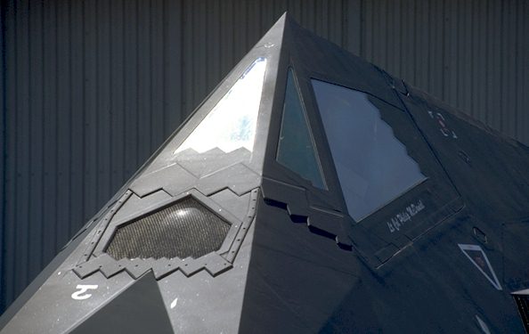 F-117A 的前视红外转塔 F-117A 的前视红外转塔