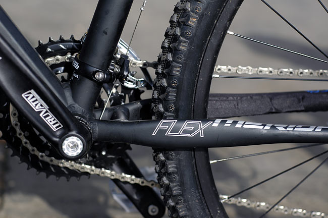 弹性后叉 FLEX STAY 弹性后叉 FLEX STAY
