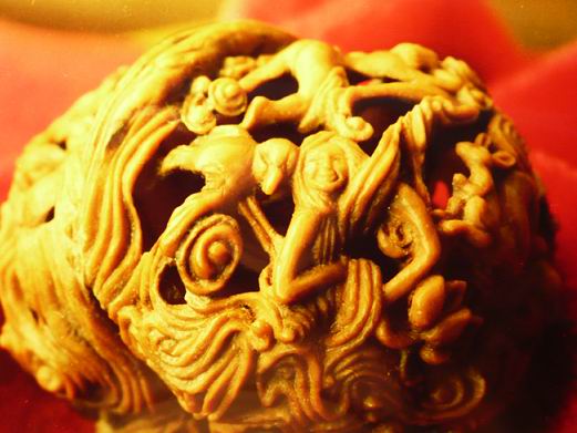 杨洪武核桃雕《桃源仙子》 杨洪武核桃雕《桃源仙子》