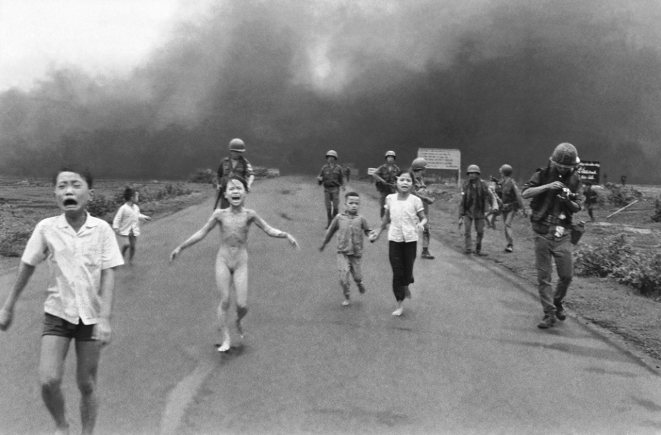 美国参与的越战中的画面。 美国参与的越战中的画面。