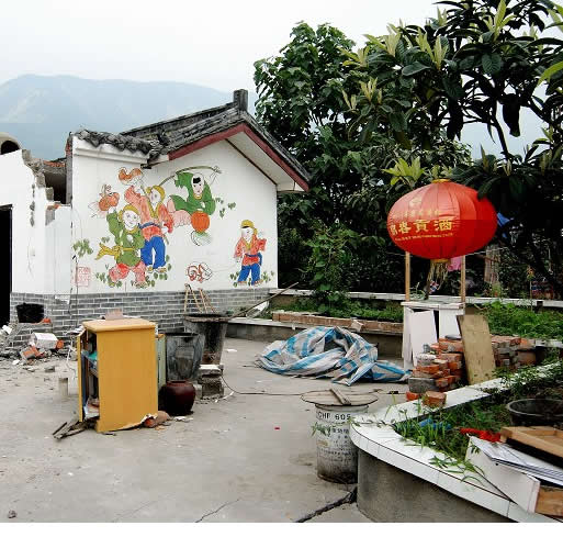 受灾后的绵竹年画村 受灾后的绵竹年画村