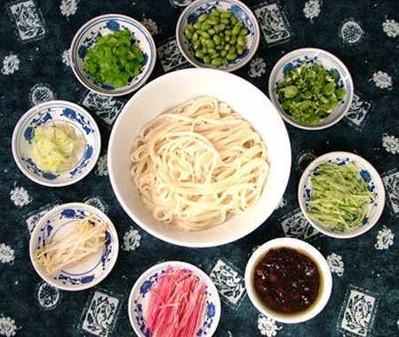 北京炸酱麵 北京炸酱麵
