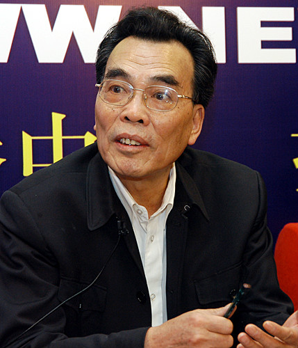 罗开富(《经济日报》常务副总编辑、高级记者)