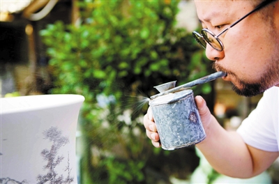 “中华龙”柴窑笔筒 “中华龙”柴窑笔筒
